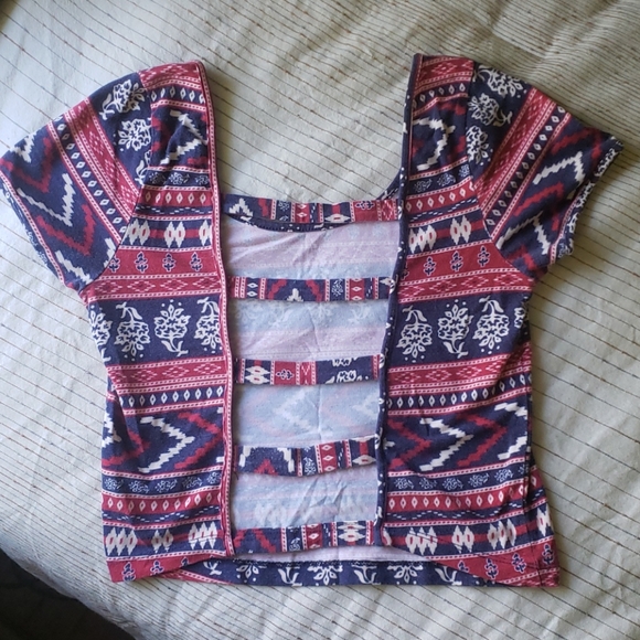 Tribal crop top - Picture 2 of 3